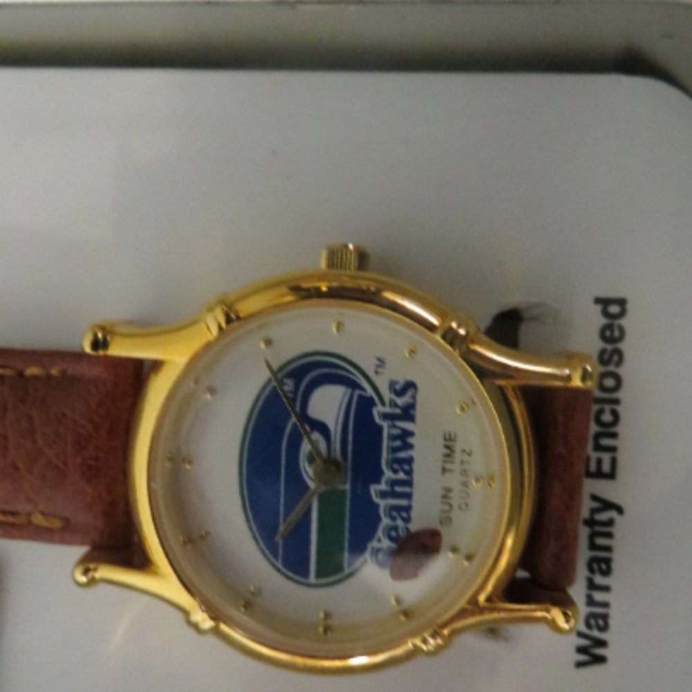 Vintage NFL Sun Time Sea Hawk Female Genuine Leather Wristwatch
